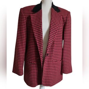 Stylish Houndstooth Blazer in Red and Black